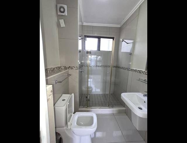 3 BEDROOM APARTMENT FOR SALE IN UMHLANGA RIDGE